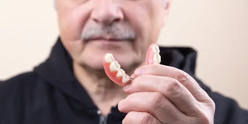 مشکلات رایج در استفاده از دندان مصنوعی